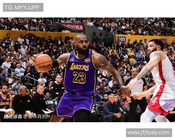 火箭与湖人激战第五场争夺季后赛生死战的精彩瞬间回顾 火箭与湖人激战第五场争夺季后赛生死战的精彩瞬间回顾