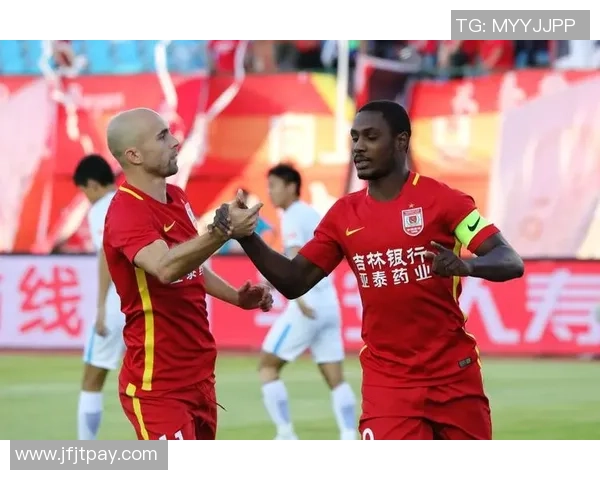 球可输人不输!北京国安送红点套餐+终场前迸发抵触:对方被推倒 球可输人不输!北京国安送红点套餐+终场前迸发抵触:对方被推倒